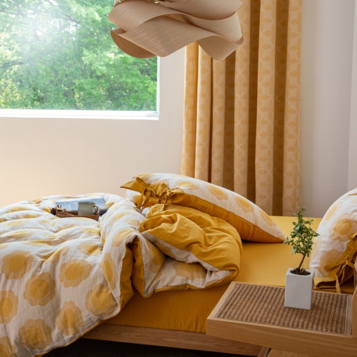 91家纺网 家纺一手货源 找家纺 安莱生活 2022新款双层纱太阳花四件套 太阳花姜黄