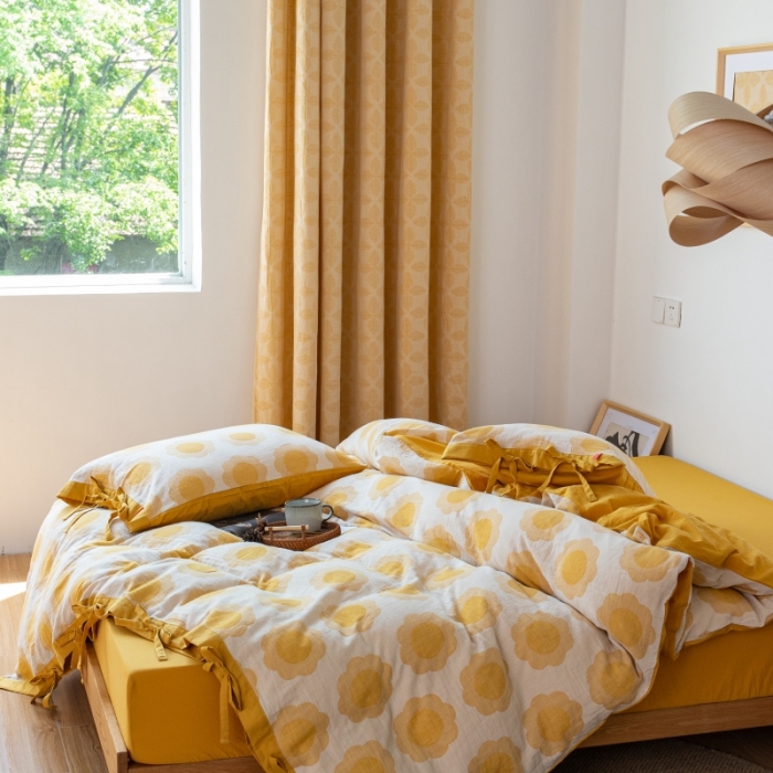 91家纺网 家纺一手货源 找家纺 安莱生活 2022新款双层纱太阳花四件套 太阳花姜黄