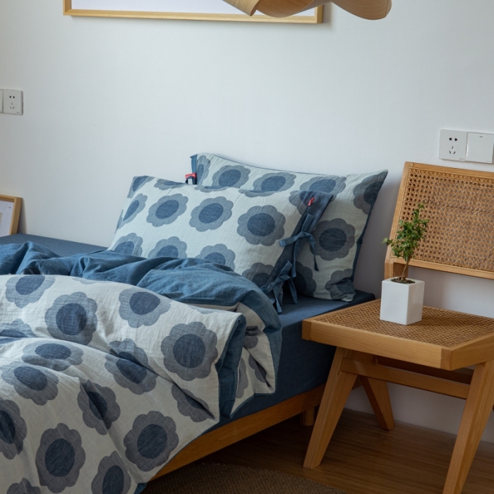 91家纺网 家纺一手货源 找家纺 安莱生活 2022新款双层纱太阳花四件套 太阳花深蓝