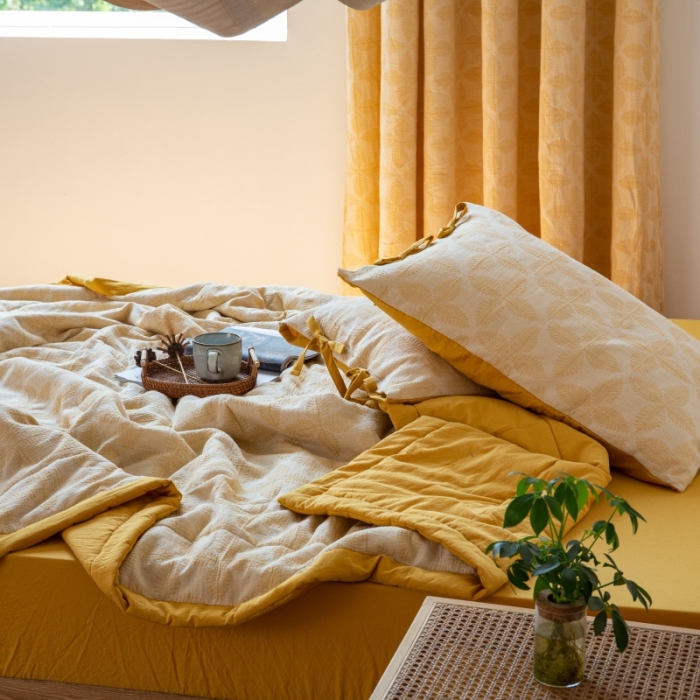 91家纺网 家纺一手货源 找家纺 安莱生活 2022新款双层纱四叶草色织大提花夏被 四叶草姜黄