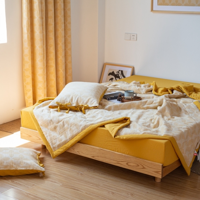 91家纺网 家纺一手货源 找家纺 安莱生活 2022新款双层纱四叶草色织大提花夏被 四叶草姜黄