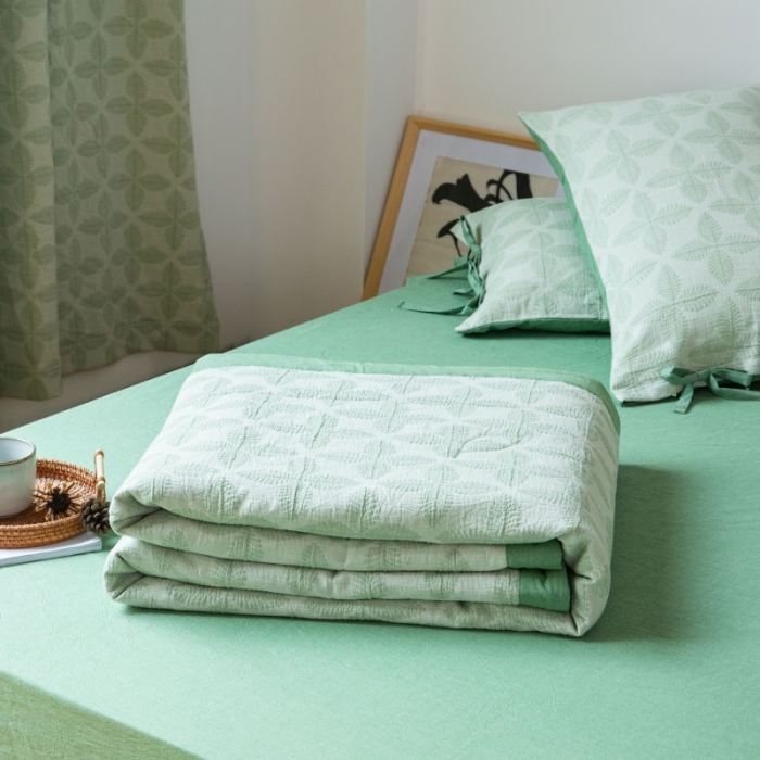 91家纺网 家纺一手货源 找家纺 安莱生活 2022新款双层纱四叶草色织大提花夏被 四叶草嫩绿