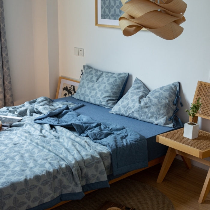 91家纺网 家纺一手货源 找家纺 安莱生活 2022新款双层纱四叶草色织大提花夏被 四叶草深蓝