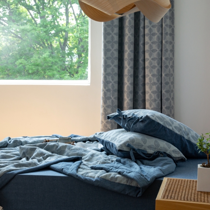 91家纺网 家纺一手货源 找家纺 安莱生活 2022新款双层纱四叶草色织大提花夏被 四叶草深蓝