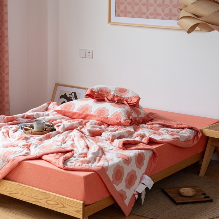 91家纺网 家纺一手货源 找家纺 安莱生活 2022新款双层纱太阳花夏被 太阳花桔红