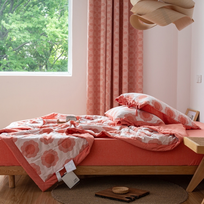 91家纺网 家纺一手货源 找家纺 安莱生活 2022新款双层纱太阳花夏被 太阳花桔红