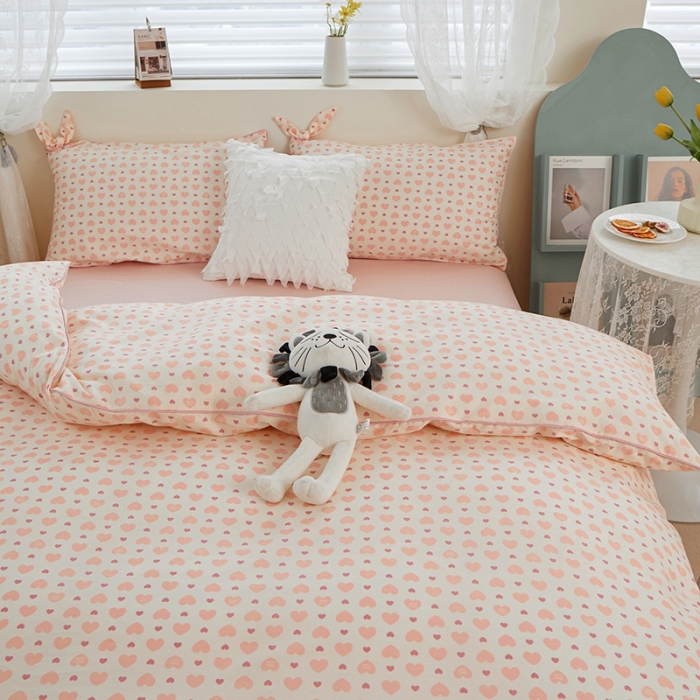 91家纺网 家纺一手货源 找家纺 一米阳光 2022新款镶边兔耳朵工艺款系列四件套 朵心