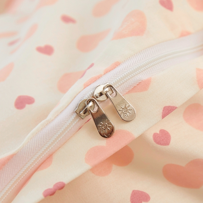 91家纺网 家纺一手货源 找家纺 一米阳光 2022新款镶边兔耳朵工艺款系列四件套 朵心