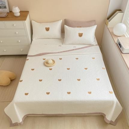 91家纺网 家纺一手货源 找家纺 期遇家居 2022新款全棉小熊床盖刺绣双面绗缝韩式夏被小熊白