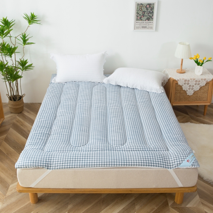 91家纺网 家纺一手货源 找家纺 一条棉被 2022新款亲肤水洗棉床垫 格子兰