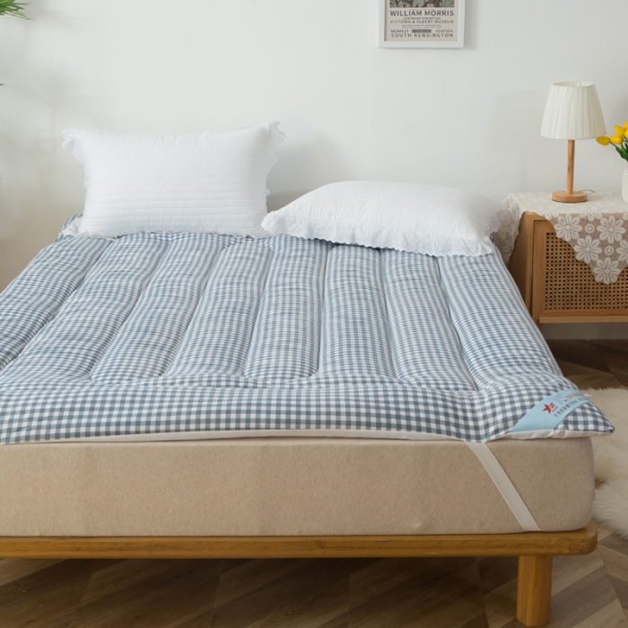 91家纺网 家纺一手货源 找家纺 一条棉被 2022新款亲肤水洗棉床垫 格子兰