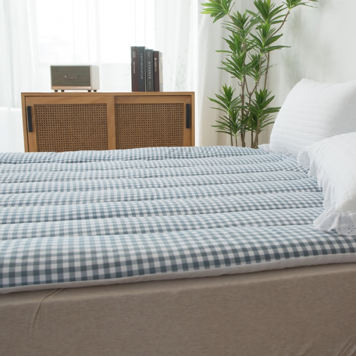 91家纺网 家纺一手货源 找家纺 一条棉被 2022新款亲肤水洗棉床垫 格子兰