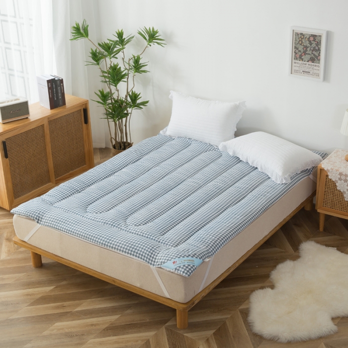 91家纺网 家纺一手货源 找家纺 一条棉被 2022新款亲肤水洗棉床垫 格子兰