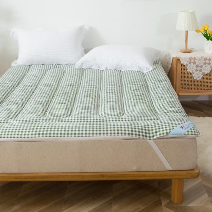 91家纺网 家纺一手货源 找家纺 一条棉被 2022新款亲肤水洗棉床垫 格子绿