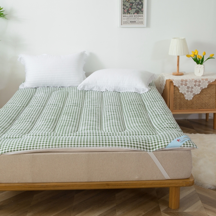 91家纺网 家纺一手货源 找家纺 一条棉被 2022新款亲肤水洗棉床垫 格子绿