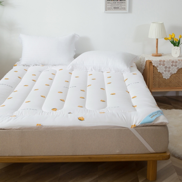 91家纺网 家纺一手货源 找家纺 一条棉被 2022新款亲肤水洗棉床垫 棉花朵朵