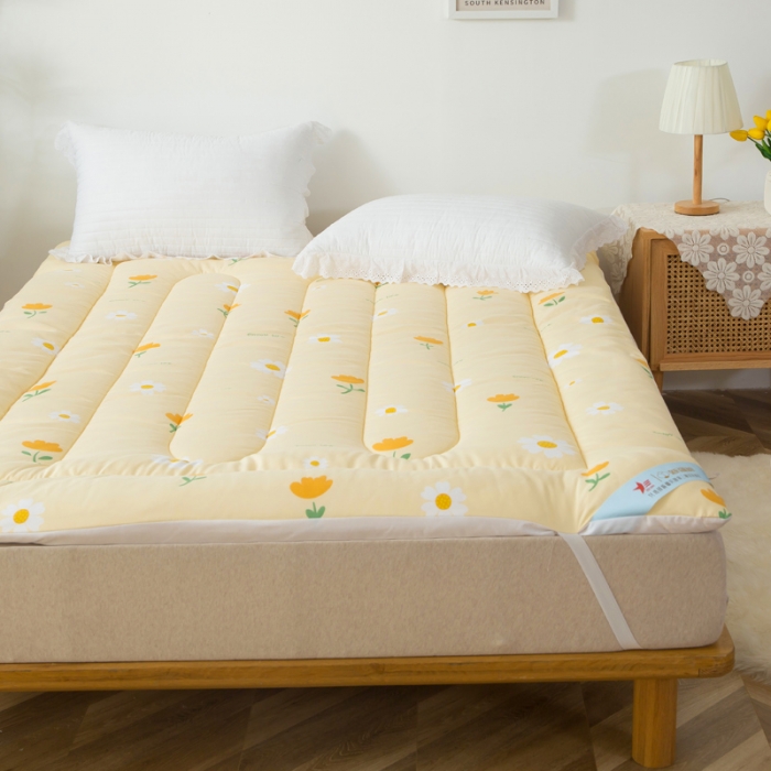 91家纺网 家纺一手货源 找家纺 一条棉被 2022新款亲肤水洗棉床垫 小橘花