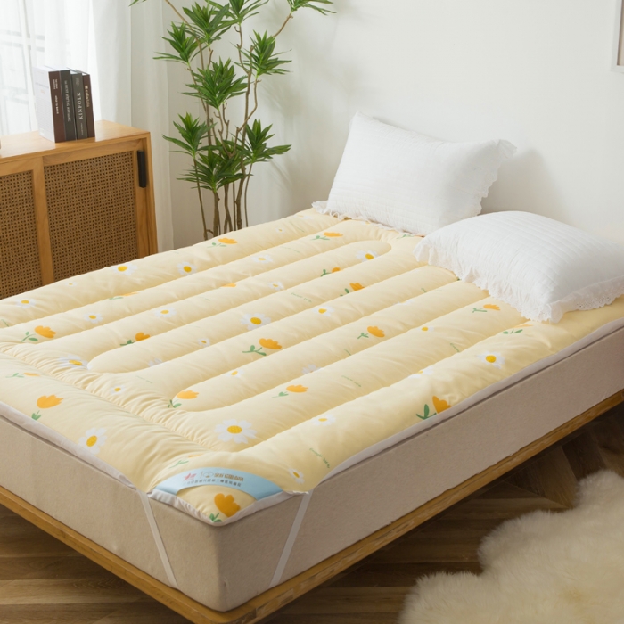 91家纺网 家纺一手货源 找家纺 一条棉被 2022新款亲肤水洗棉床垫 小橘花