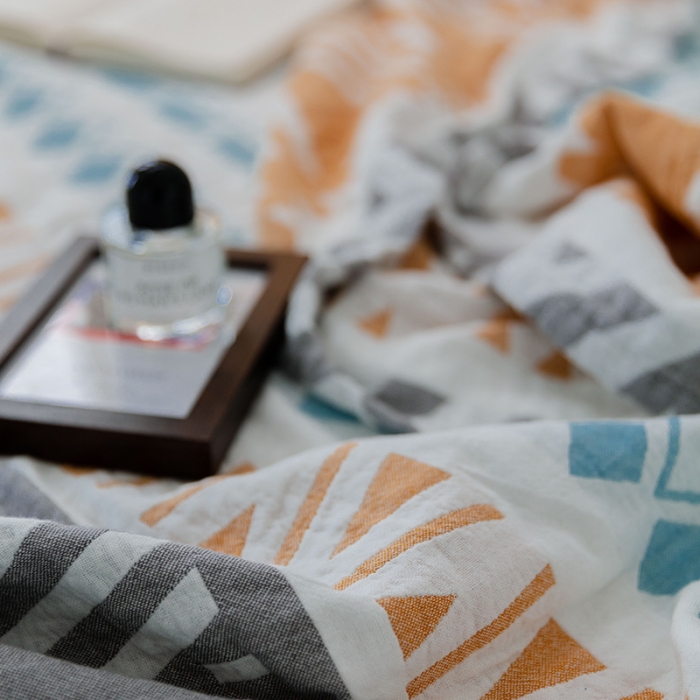 91家纺网 家纺一手货源 找家纺 雯雨 2022新款四层加厚纱布毛巾被 巴洛克黄