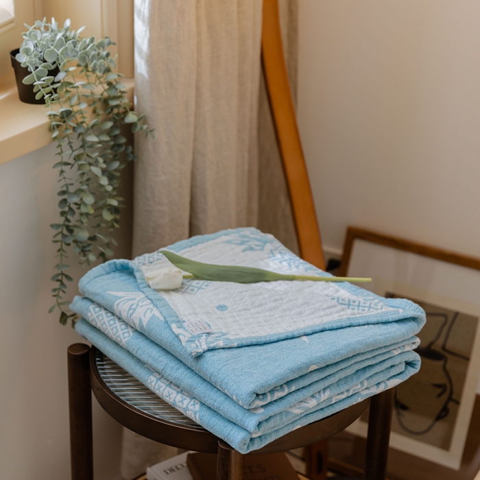91家纺网 家纺一手货源 找家纺 雯雨 2022新款四层加厚纱布毛巾被 菠萝兰