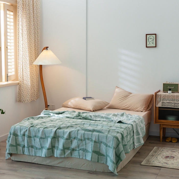 91家纺网 家纺一手货源 找家纺 雯雨 2022新款四层加厚纱布毛巾被 平行线绿