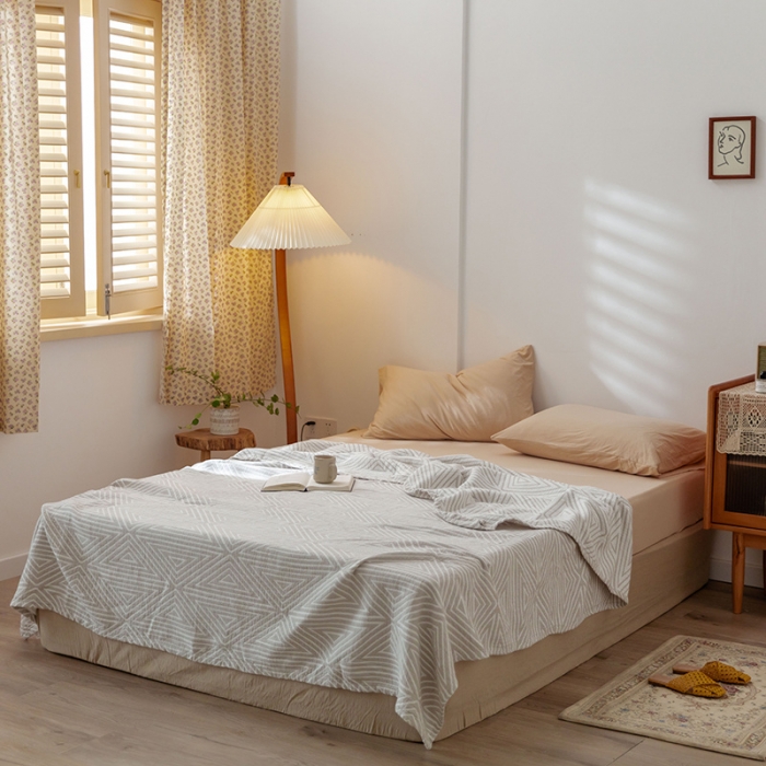 91家纺网 家纺一手货源 找家纺 雯雨 2022新款四层加厚纱布毛巾被 三角灰