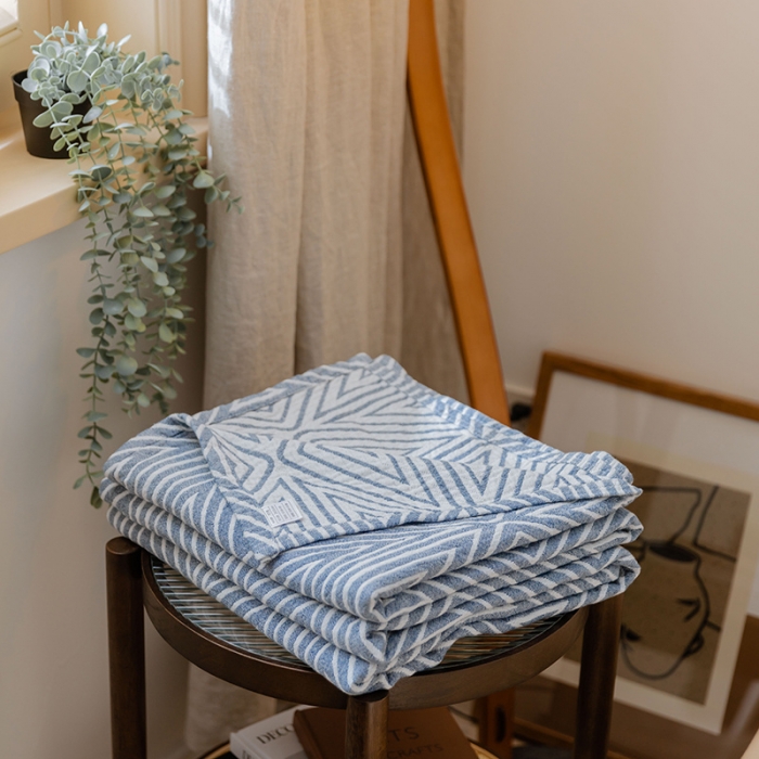 91家纺网 家纺一手货源 找家纺 雯雨 2022新款四层加厚纱布毛巾被 三角兰