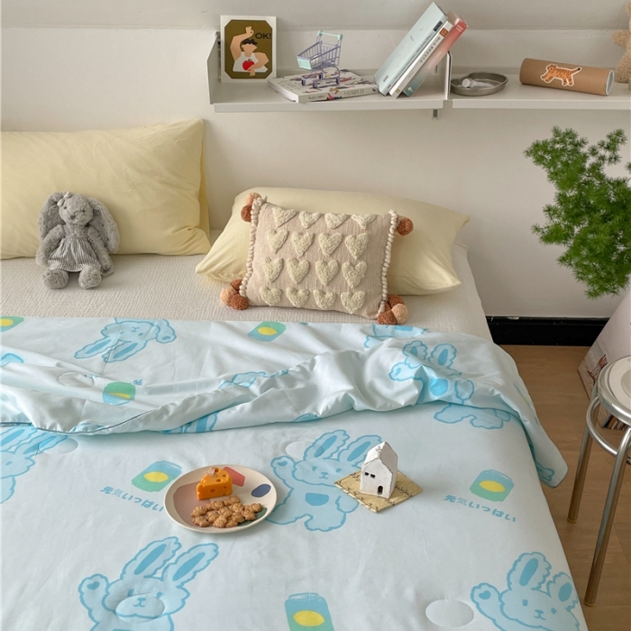 91家纺网 家纺一手货源 找家纺 棉眠 2022新款13070全棉卡通系列夏被 兔兔柠檬茶
