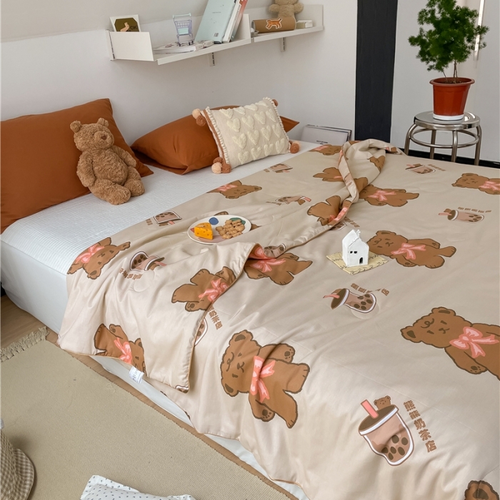 91家纺网 家纺一手货源 找家纺 棉眠 2022新款13070全棉卡通系列夏被 熊熊奶茶