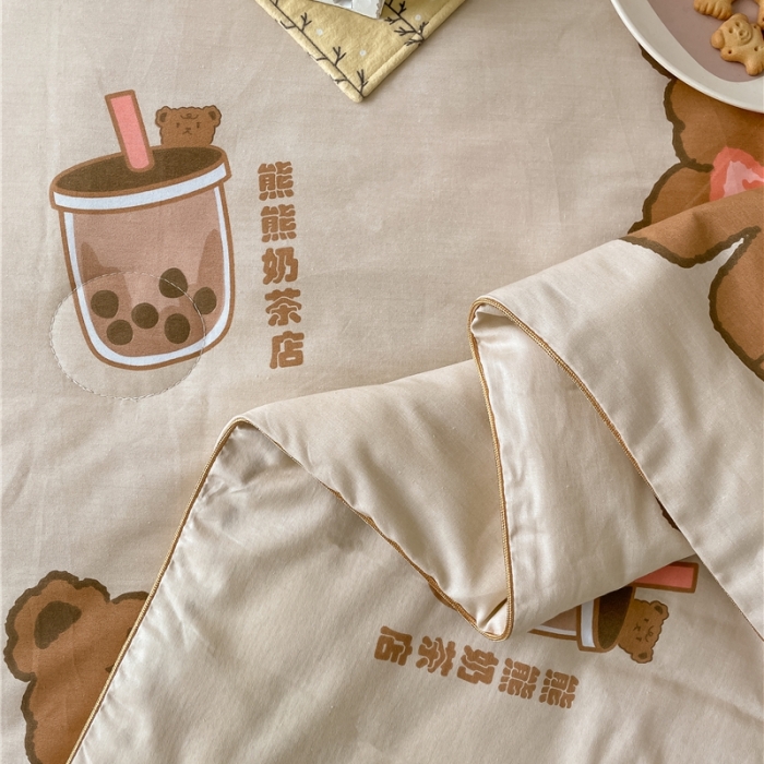 91家纺网 家纺一手货源 找家纺 棉眠 2022新款13070全棉卡通系列夏被 熊熊奶茶