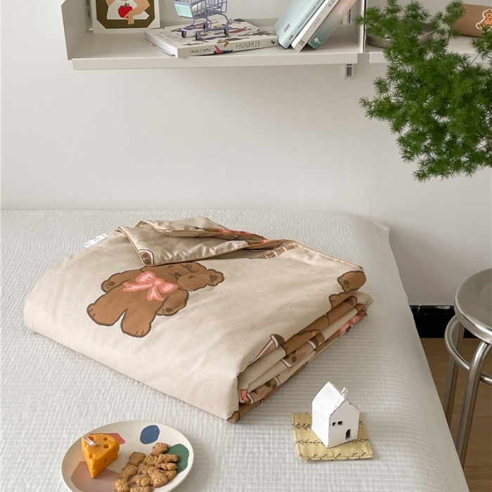 91家纺网 家纺一手货源 找家纺 棉眠 2022新款13070全棉卡通系列夏被 熊熊奶茶