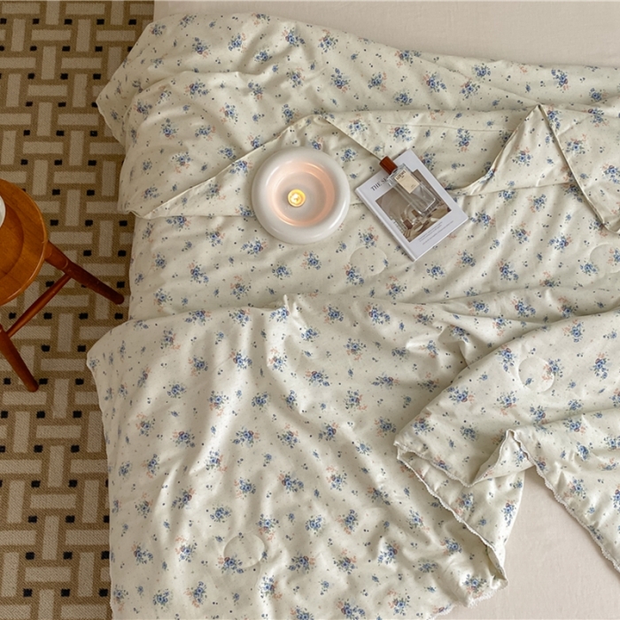 91家纺网 家纺一手货源 找家纺 棉眠 2022新款13070全棉碎花系列夏被 艾莎蓝