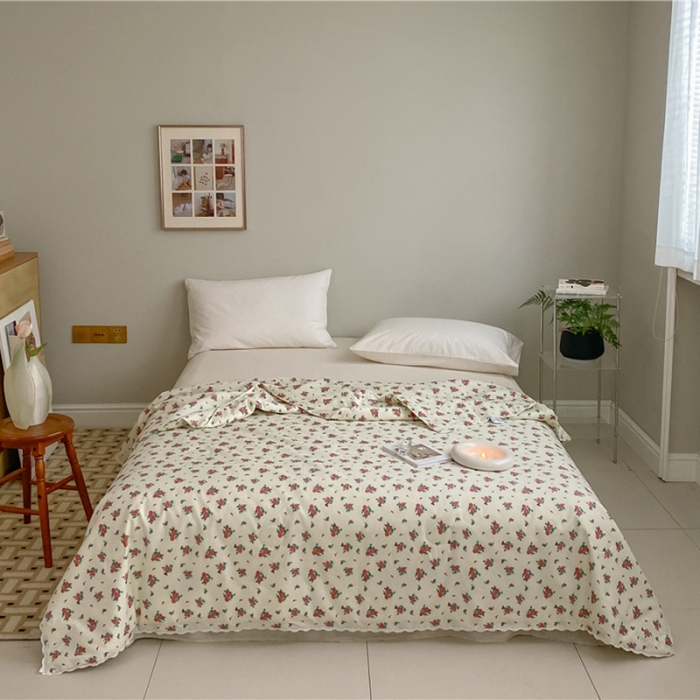 91家纺网 家纺一手货源 找家纺 棉眠 2022新款13070全棉碎花系列夏被 安妮假日