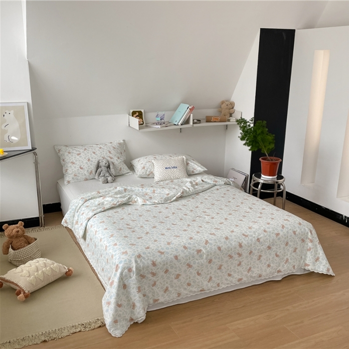 91家纺网 家纺一手货源 找家纺 棉眠 2022新款13070全棉碎花系列夏被 月小野