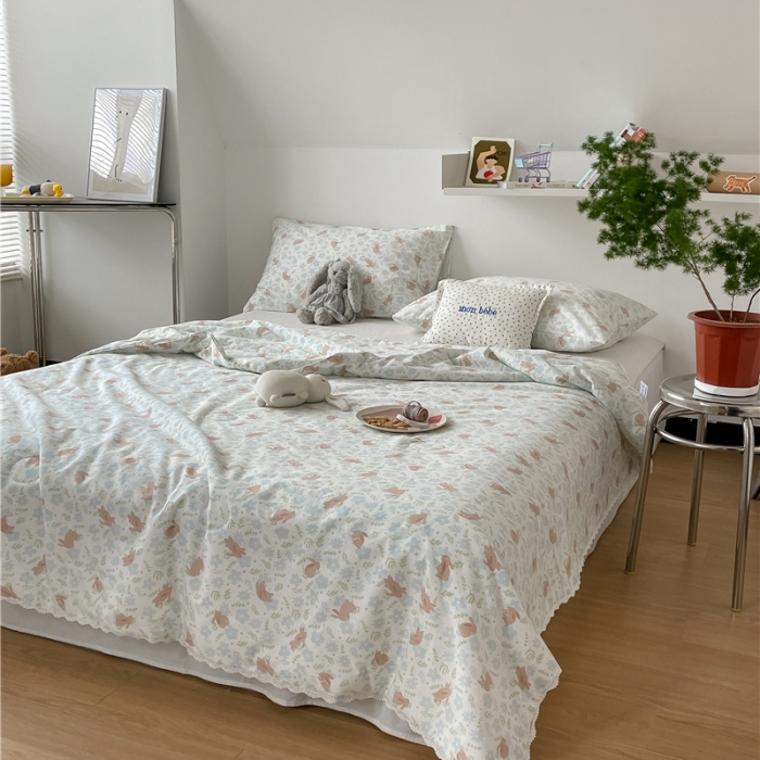 91家纺网 家纺一手货源 找家纺 棉眠 2022新款13070全棉碎花系列夏被 月小野