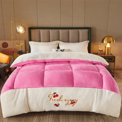 91家纺网 家纺一手货源 找家纺 蓝冰家纺 2020新款羊羔绒绣花冬被 樱花粉