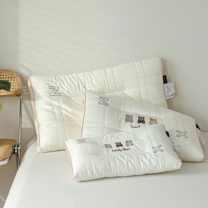 91家纺网 家纺一手货源 找家纺 （总）麦肯锡 2022新款三只小熊趣味枕