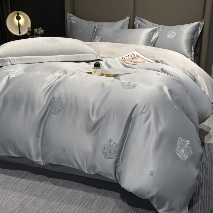 91家纺网 家纺一手货源 找家纺 遇见家居2022新款水洗磨毛亲肤棉贡缎提花四件套 柏林-浅灰