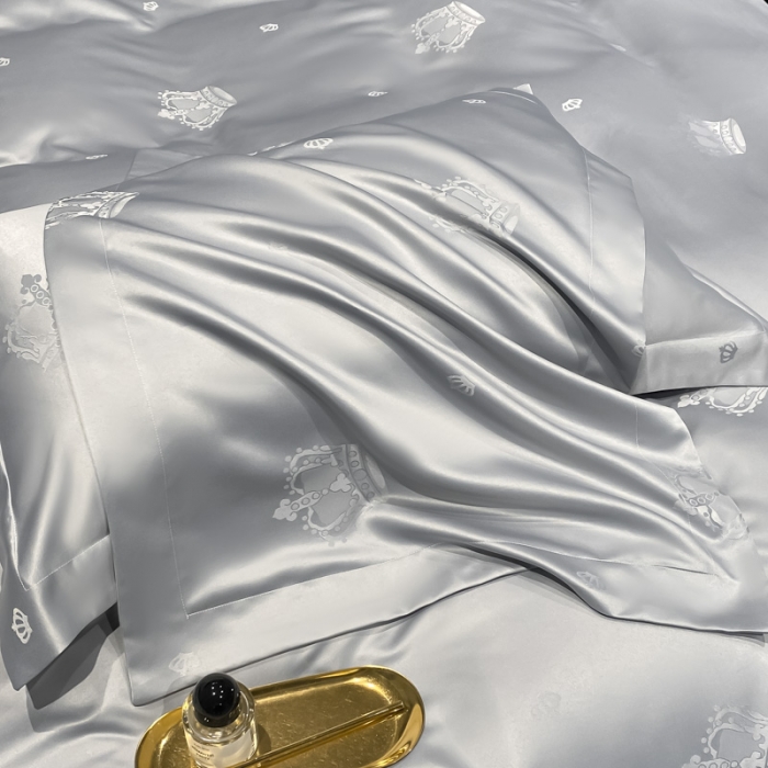 91家纺网 家纺一手货源 找家纺 遇见家居2022新款水洗磨毛亲肤棉贡缎提花四件套 柏林-浅灰