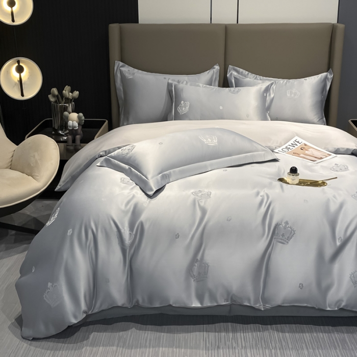 91家纺网 家纺一手货源 找家纺 遇见家居2022新款水洗磨毛亲肤棉贡缎提花四件套 柏林-浅灰