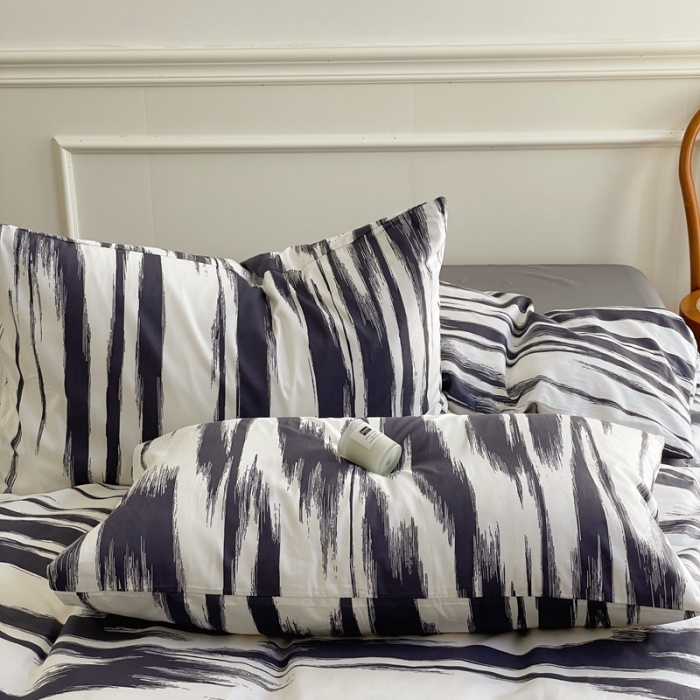 91家纺网 家纺一手货源 找家纺 窝米2022新款13370全棉四件套花卉系列 水波纹炭黑