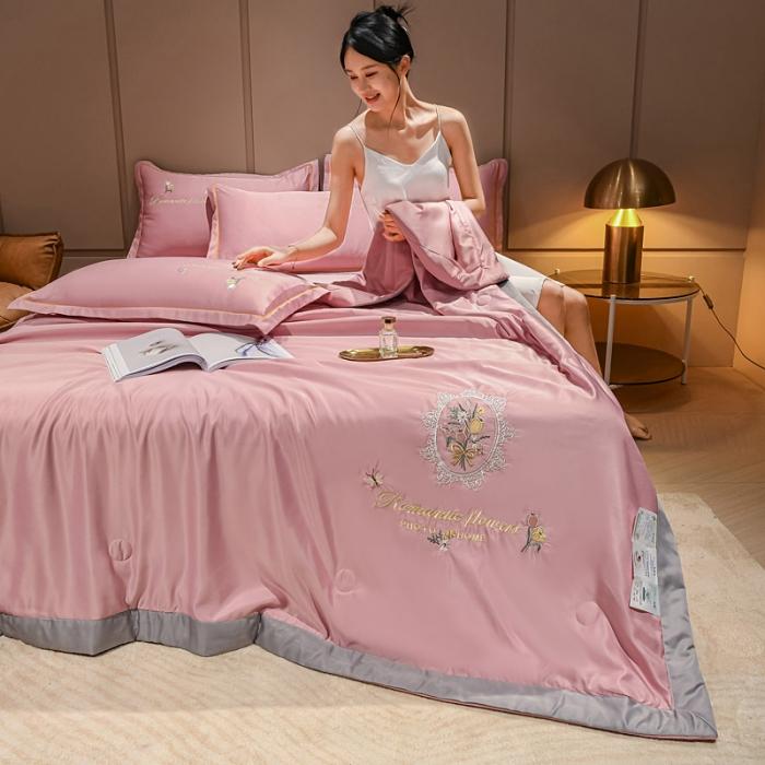 91家纺网 家纺一手货源 找家纺 苏东来2022居里花卉水洗真丝夏被四件套冰天丝刺绣夏凉空调被 盛开豆沙