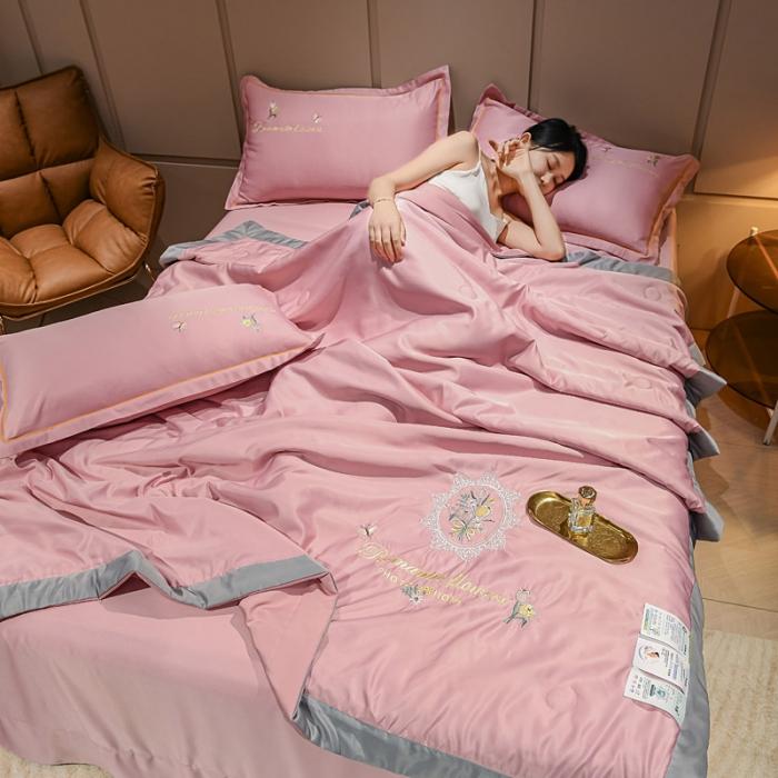 91家纺网 家纺一手货源 找家纺 苏东来2022居里花卉水洗真丝夏被四件套冰天丝刺绣夏凉空调被 盛开豆沙