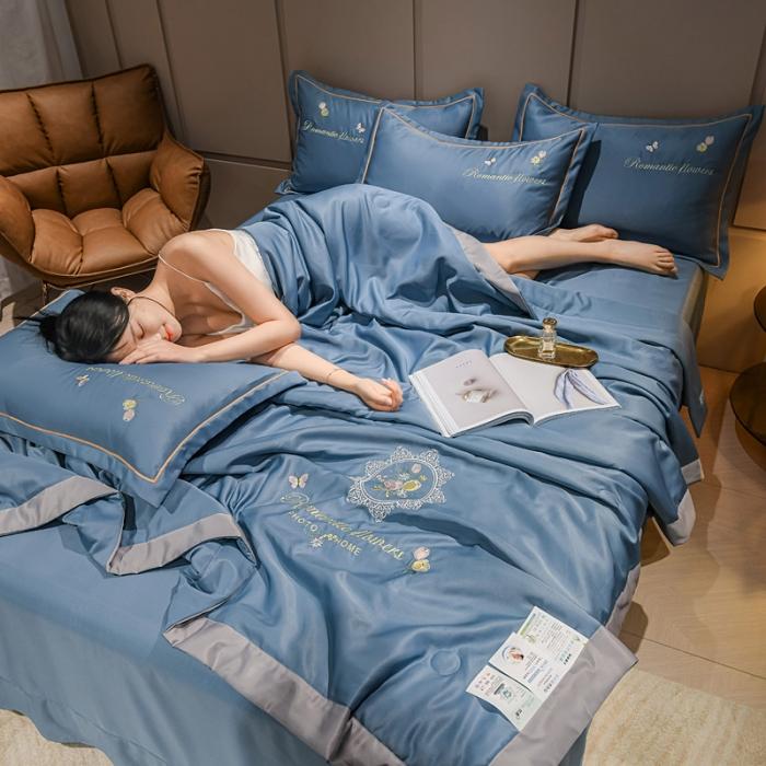 91家纺网 家纺一手货源 找家纺 苏东来2022居里花卉水洗真丝夏被四件套冰天丝刺绣夏凉空调被 盛开湖蓝