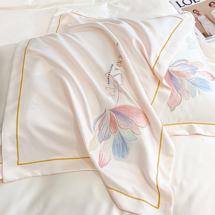 91家纺网 家纺一手货源 找家纺 涵宸 2022新款提花刺绣四件套 花花世界-米白