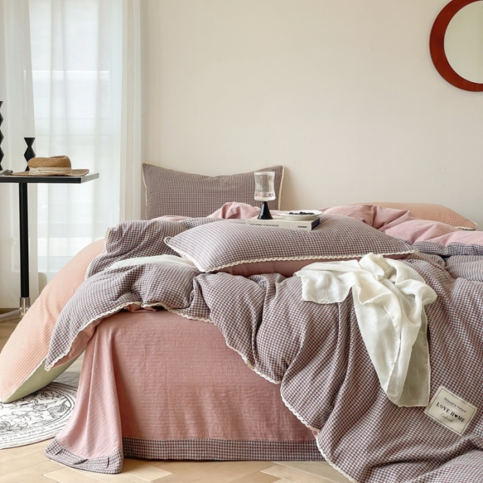 91家纺网 家纺一手货源 找家纺 圆岛 2022新款色织小提花花边款全棉水洗棉四件套 沙紫拼粉