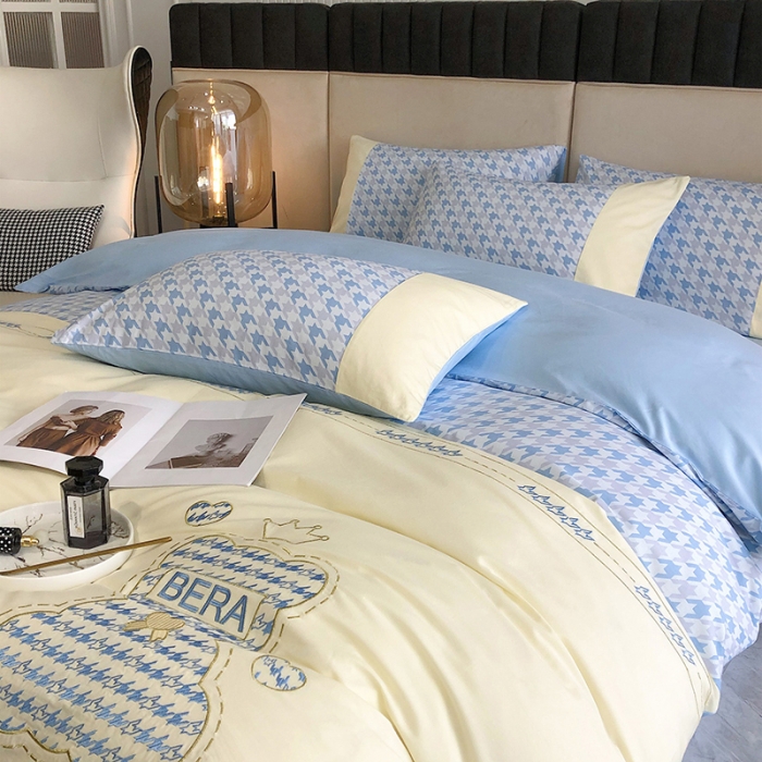 91家纺网 家纺一手货源 找家纺 澳梵 2022新款时尚轻奢全棉刺绣贴布绣四件套 千鸟格-熊蓝