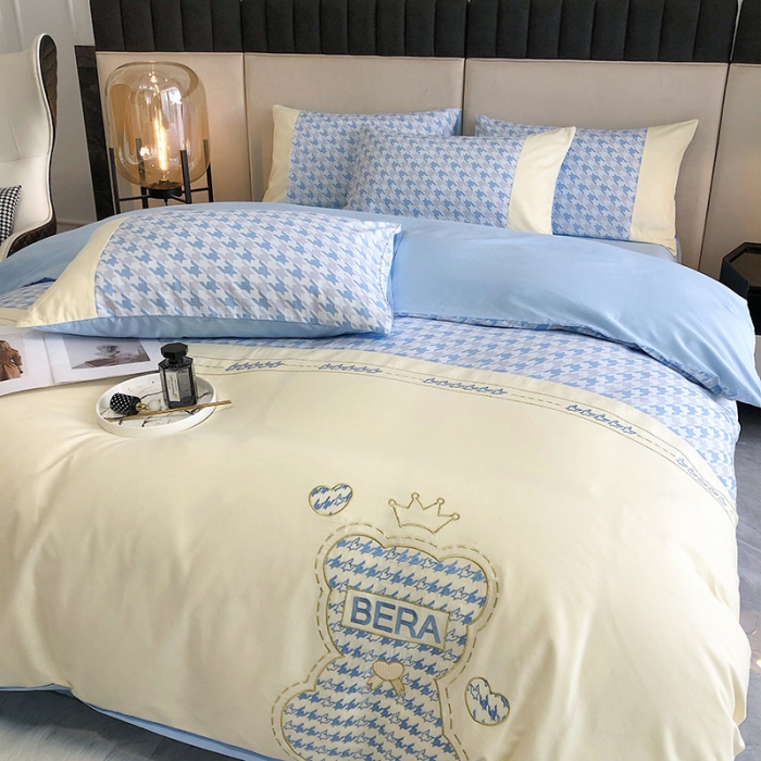 91家纺网 家纺一手货源 找家纺 澳梵 2022新款时尚轻奢全棉刺绣贴布绣四件套 千鸟格-熊蓝