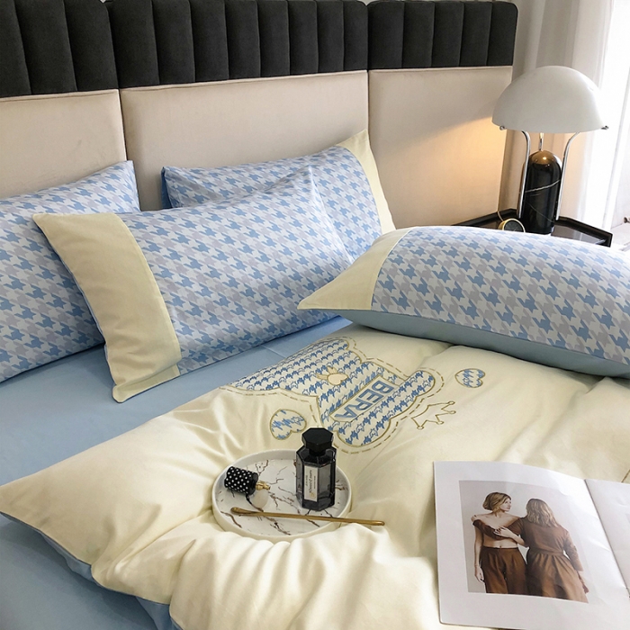 91家纺网 家纺一手货源 找家纺 澳梵 2022新款时尚轻奢全棉刺绣贴布绣四件套 千鸟格-熊蓝