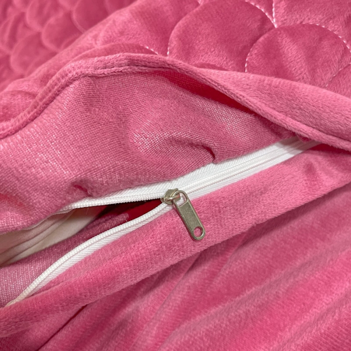 91家纺网 家纺一手货源 找家纺 畅销被业 2022网红款水晶绒绗缝床裙绗缝被套款四件套法莱绒 红豆沙